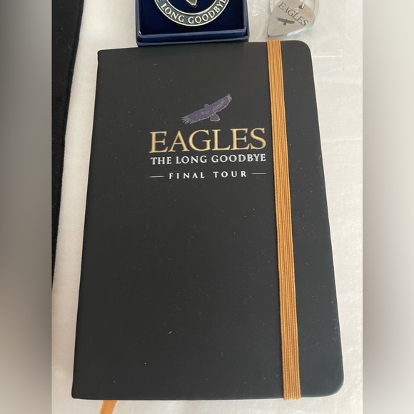 COLLECTIBLE, souvenir set from The Eagles tour - Picture 3 of 3